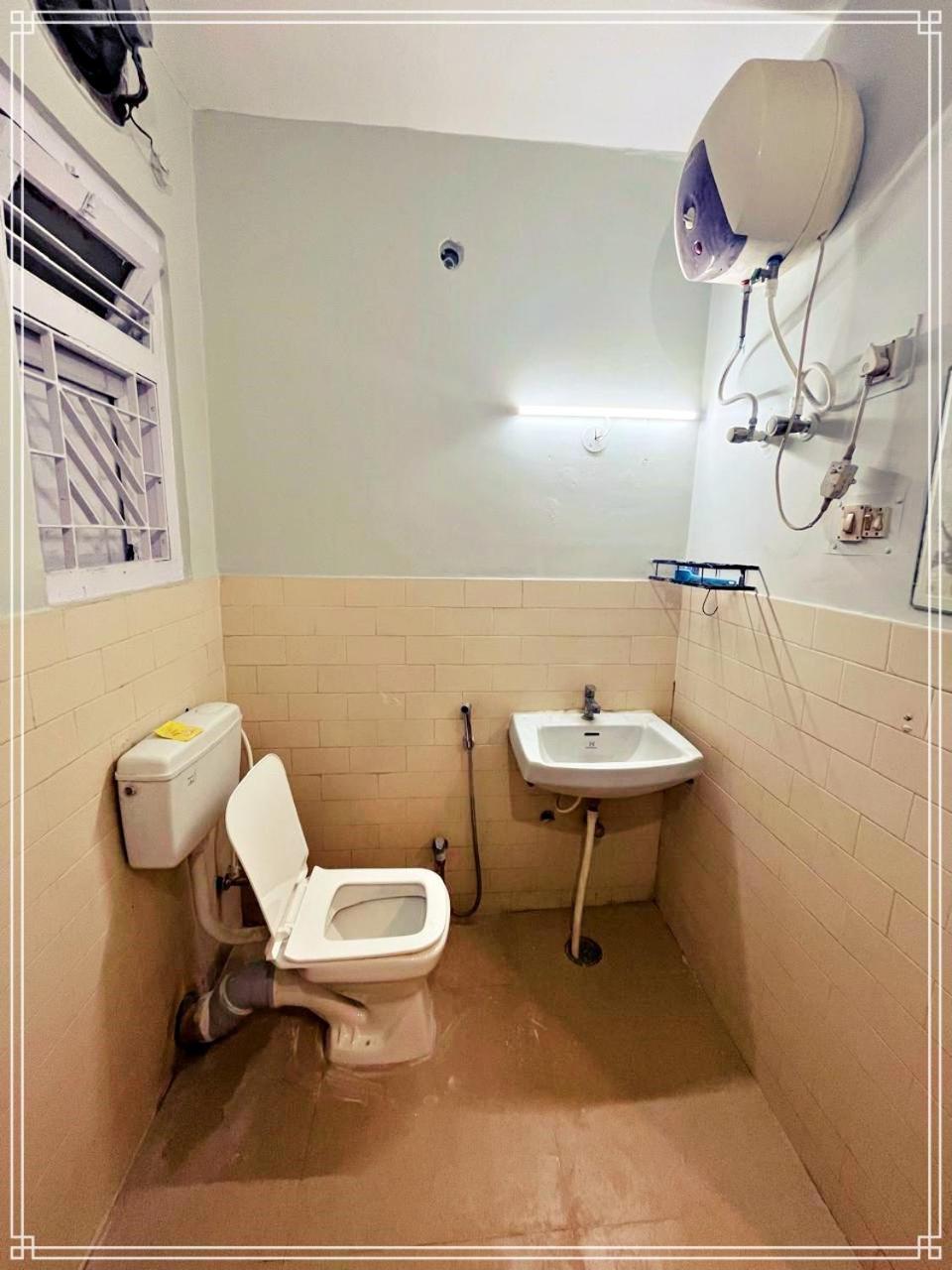 Kanak Laxmi Villa B & B Guwahati Eksteriør billede